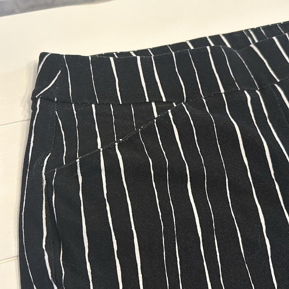 Chico's Travelers Collection Black and White Striped Pants - Picture 3 of 7